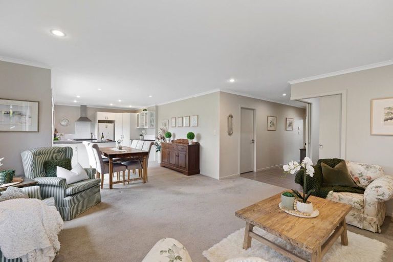 Photo of property in 33 Bridgewater Way, Pyes Pa, Tauranga, 3112