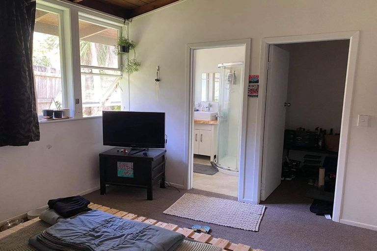 Photo of property in 12 Melton Road, Mount Wellington, Auckland, 1060