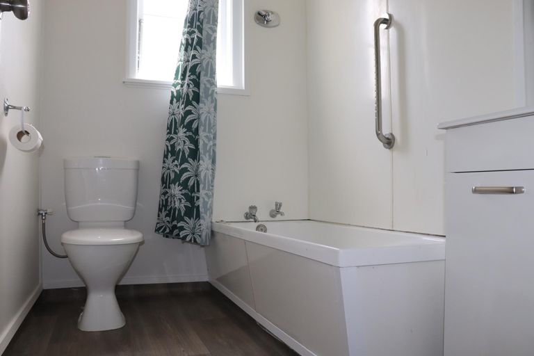 Photo of property in 6 Howard Street, Huntly, 3700