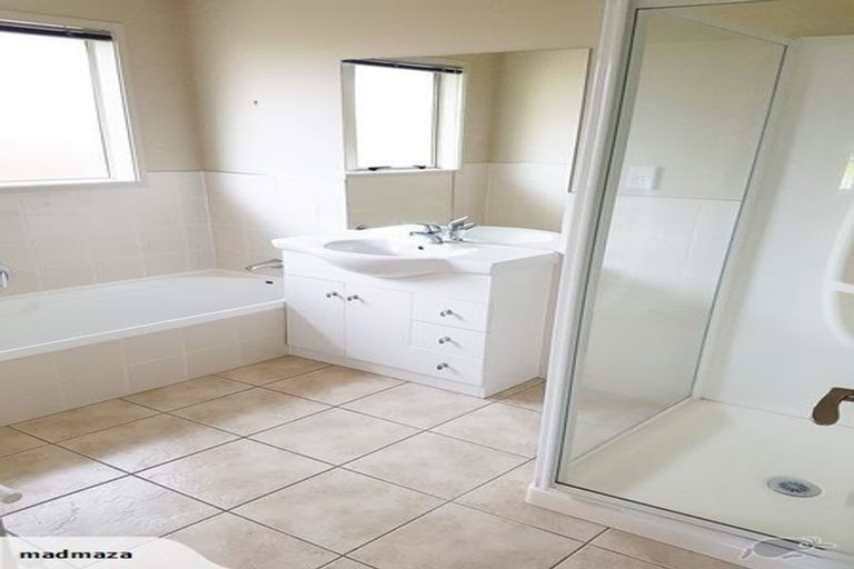 Photo of property in 5 Montrose Place, Pyes Pa, Tauranga, 3112