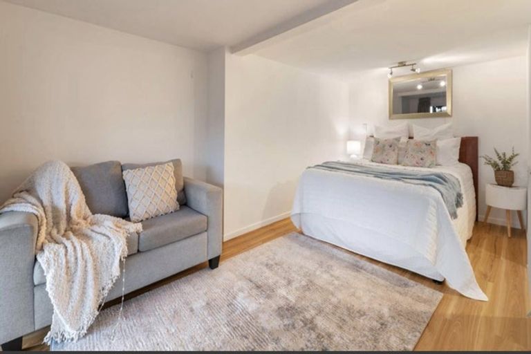 Photo of property in 1/40 Carlisle Road, Browns Bay, Auckland, 0630