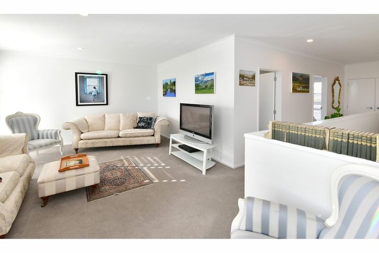 Photo of property in 5 Couldrey Crescent, Red Beach, 0932