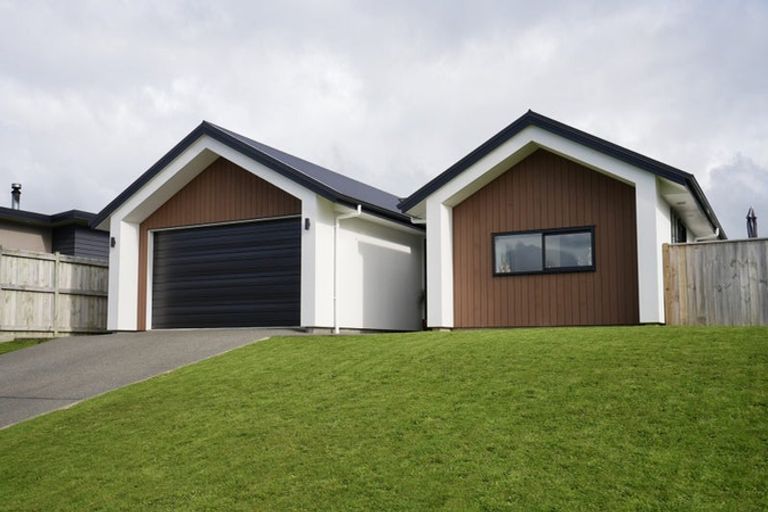 Photo of property in 202 Pacific Drive, Fitzherbert, Palmerston North, 4410