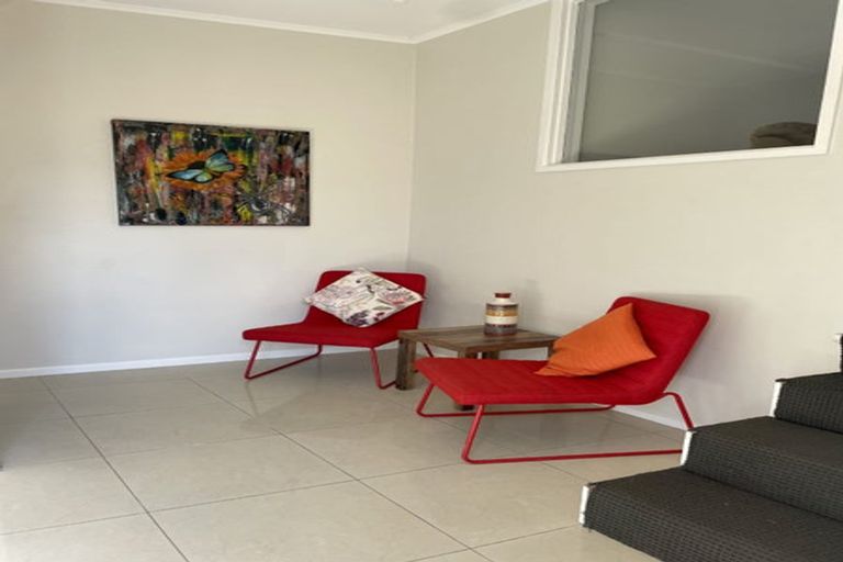 Photo of property in 26 Miller Road, Mangere Bridge, Auckland, 2022