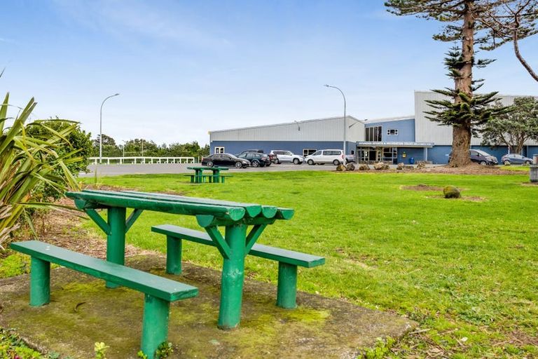 Photo of property in 25 Longfellow Road, Opunake, 4616