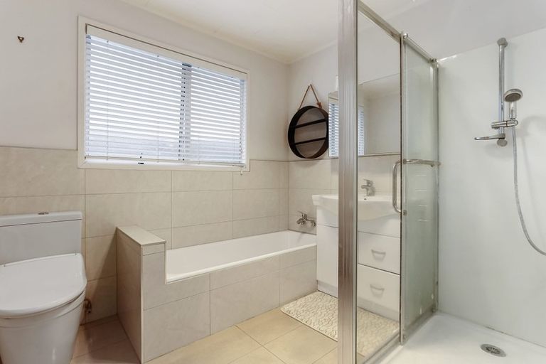 Photo of property in 7 Talmar Place, Massey, Auckland, 0614