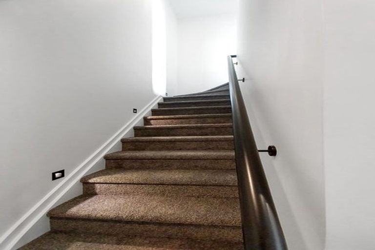 Photo of property in 1/285 Te Atatu Road, Te Atatu South, Auckland, 0610