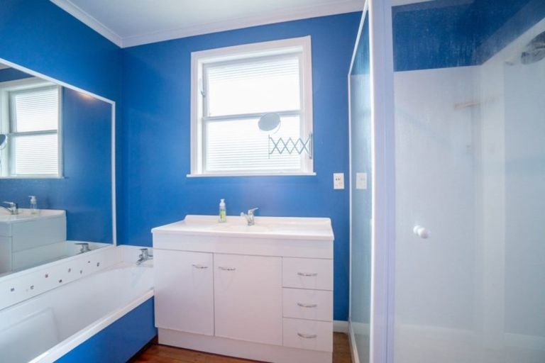 Photo of property in 653 Featherston Street, Roslyn, Palmerston North, 4414