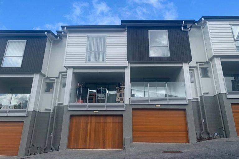 Photo of property in 15/10 Silver Moon Road, Albany Heights, Auckland, 0632