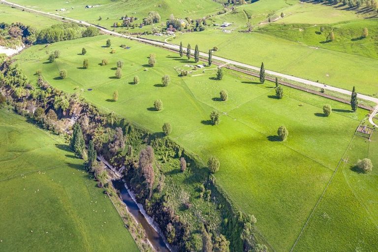 Photo of property in 7988 State Highway 1, Taihape, 4793