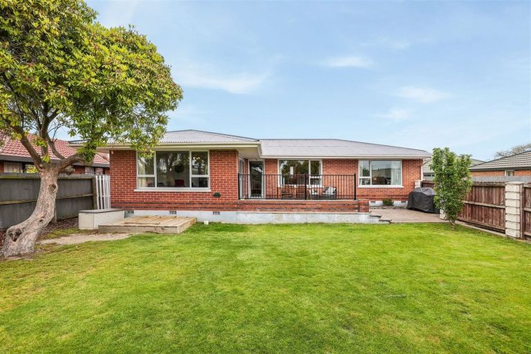 Photo of property in 6 Daniels Road, Redwood, Christchurch, 8051