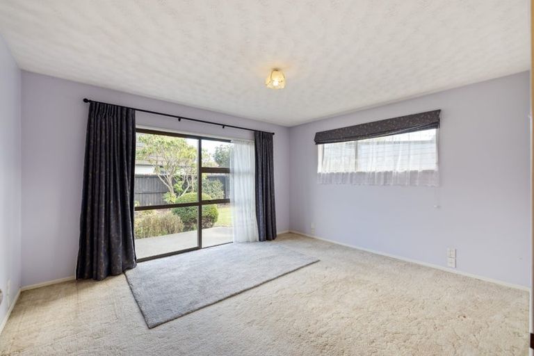 Photo of property in 121 Prestons Road, Redwood, Christchurch, 8051