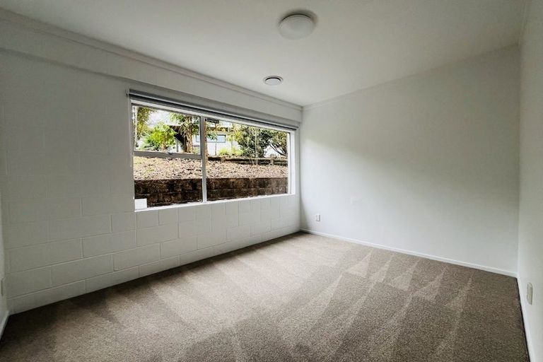 Photo of property in 5 Anchor Place, Beach Haven, Auckland, 0626