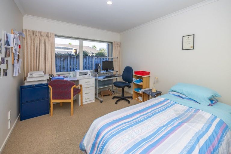 Photo of property in 15 Roderick Place, Rototuna, Hamilton, 3210