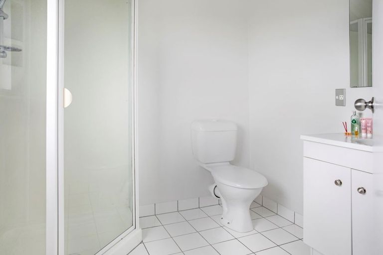 Photo of property in 2/148 Pigeon Mountain Road, Half Moon Bay, Auckland, 2012