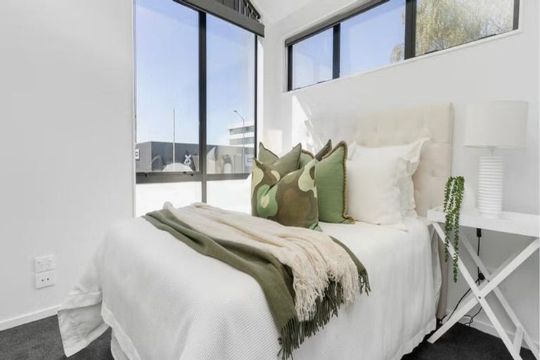 Photo of property in 2/27 Harewood Road, Papanui, Christchurch, 8053