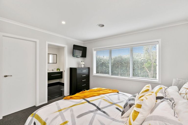 Photo of property in 5 Richard Street, Titahi Bay, Porirua, 5022