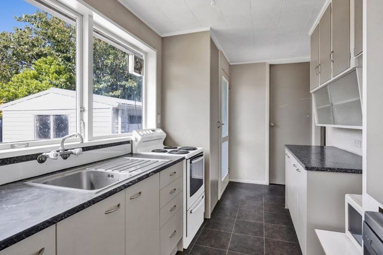 Photo of property in 21 Manawapou Road, Hawera, 4610