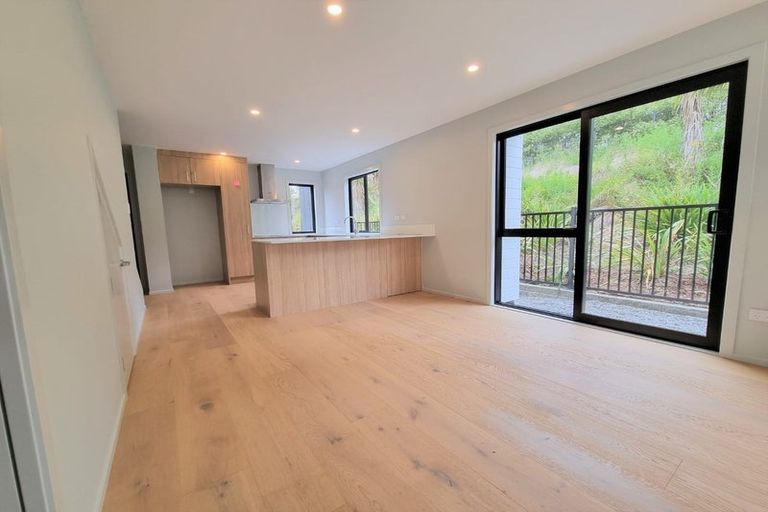 Photo of property in 4e Nerita Place, Long Bay, Auckland, 0630