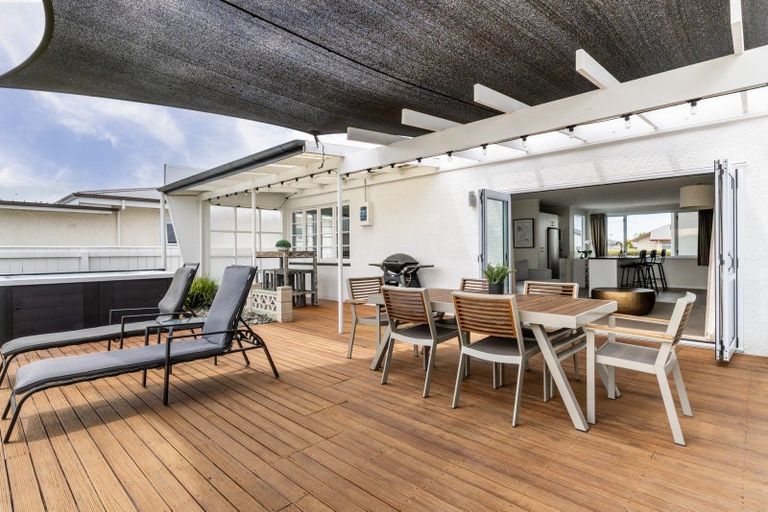 Photo of property in 104 Karaitiana Street, Frimley, Hastings, 4120