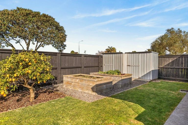 Photo of property in 2 Aldermen Avenue, Papamoa Beach, Papamoa, 3118