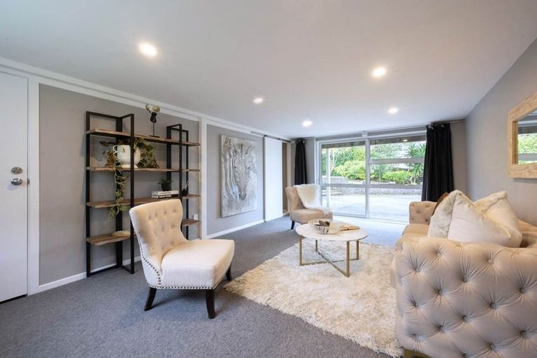 Photo of property in 11 Grimshaw Place, Henderson, Auckland, 0612