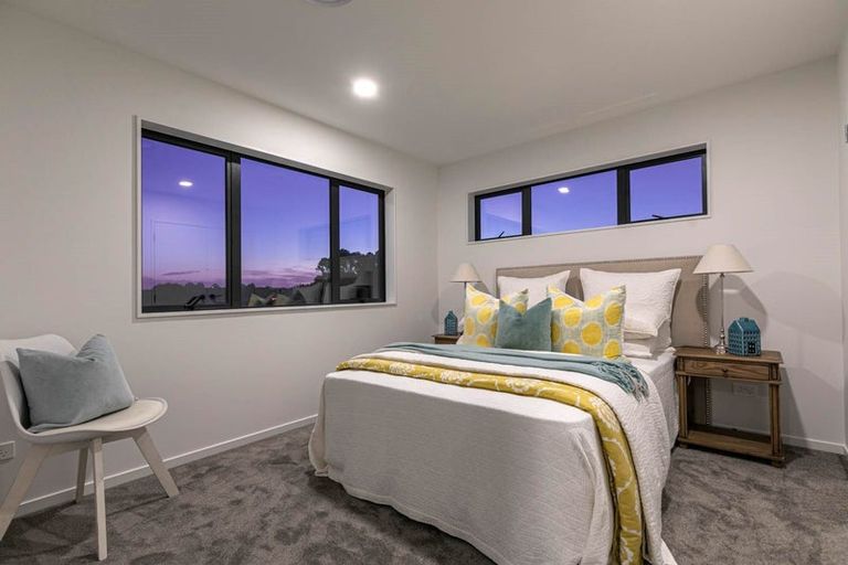 Photo of property in 32 Paparahi Place, Wainui, Silverdale, 0992