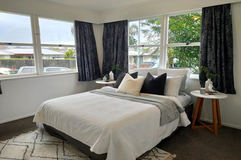 Photo of property in 28 Woodford Avenue, Brookfield, Tauranga, 3110