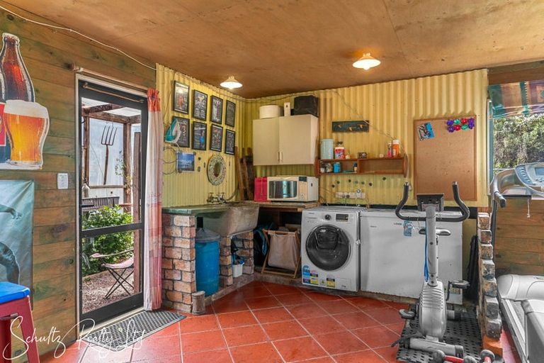 Photo of property in 227 Porter Road, Paparoa, 0571