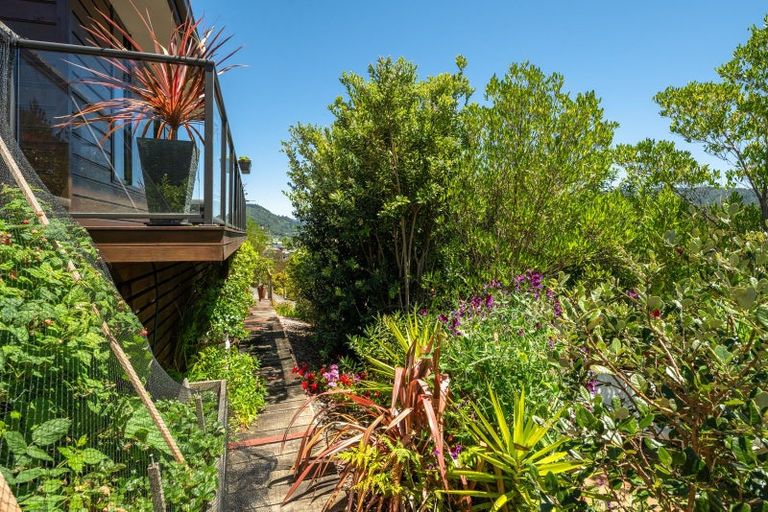 Photo of property in 14 Bell Bird Rise, Picton, 7220