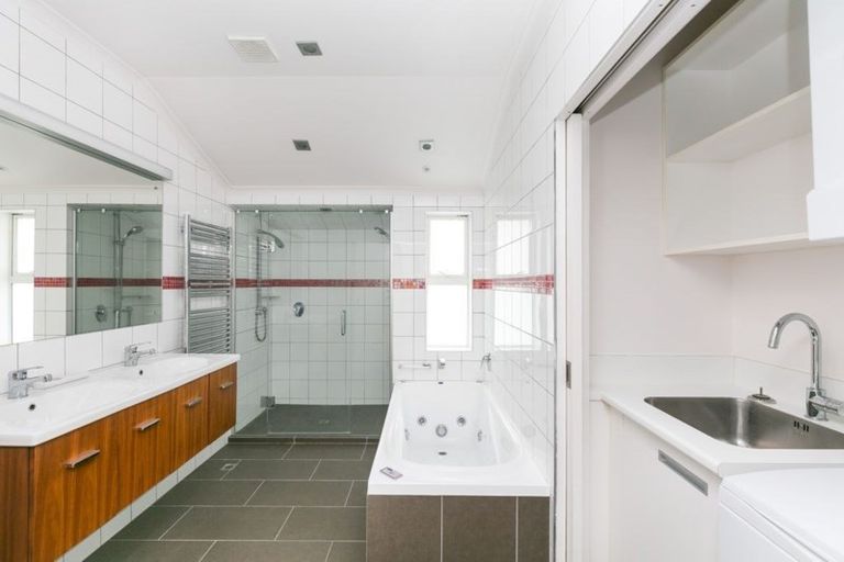 Photo of property in 12 Glenmore Street, Thorndon, Wellington, 6011