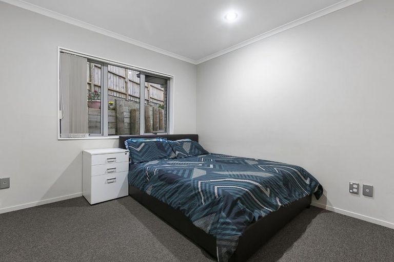 Photo of property in 13 Thomas Rea Place, Te Atatu South, Auckland, 0610