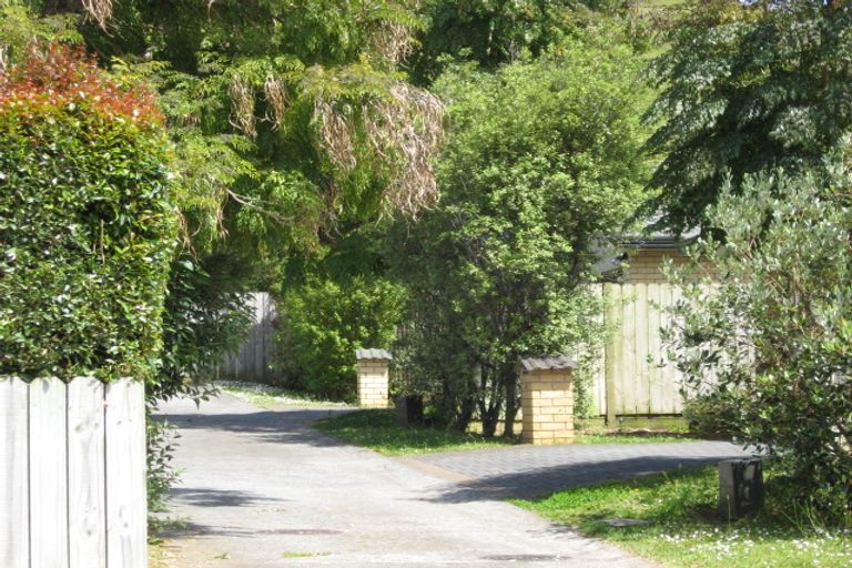 Photo of property in 28 Koru Street, Mangere Bridge, Auckland, 2022