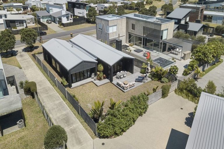 Photo of property in 31 Kokopu Street, Omaha, 0986