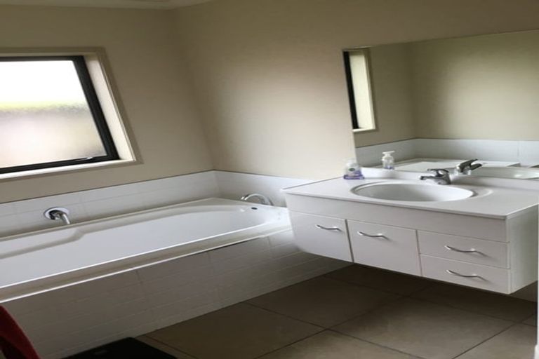 Photo of property in 17 Watkins Road, Cambridge, 3434