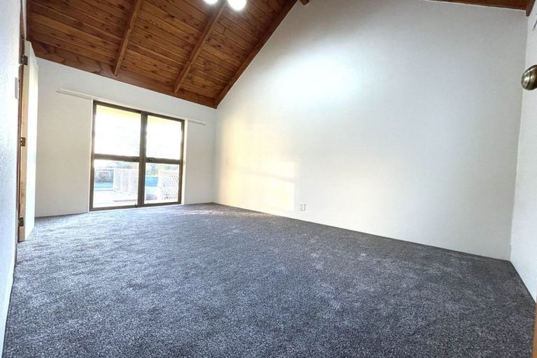 Photo of property in 2 Deodar Place, Totara Heights, Auckland, 2105