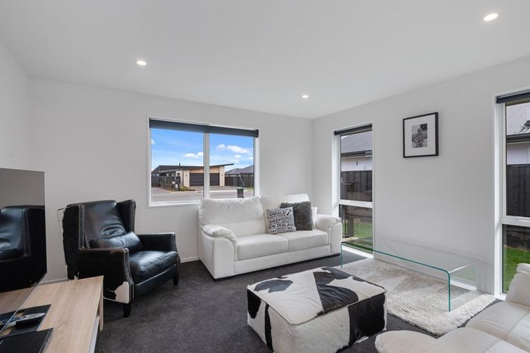 Photo of property in 73 Tiritiri Moana Drive, Pegasus, 7612