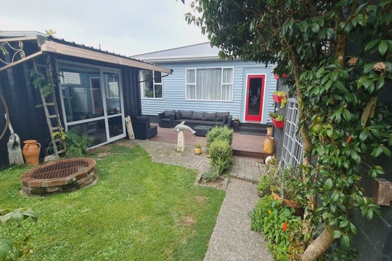 Photo of property in 23 Osborne Street, Riverton/aparima, Riverton, 9822