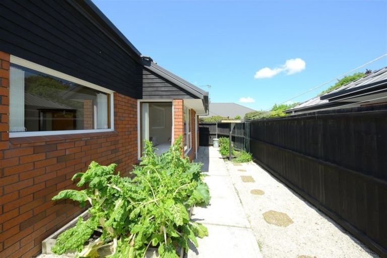 Photo of property in 1/43 Kedleston Drive, Avonhead, Christchurch, 8042