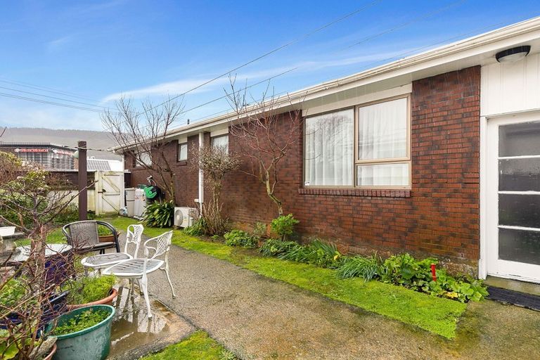 Photo of property in 42 Oxford Street, Tawa, Wellington, 5028