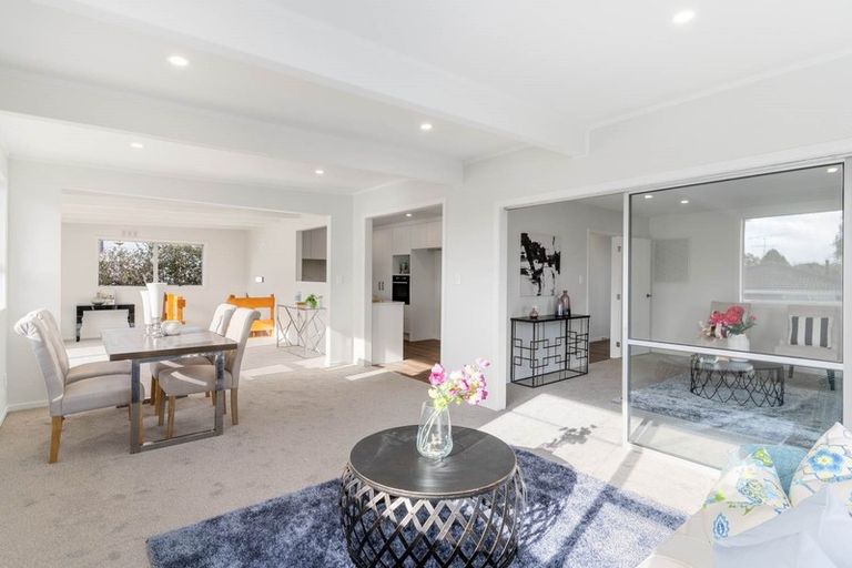 Photo of property in 35 Reelick Avenue, Pakuranga Heights, Auckland, 2010