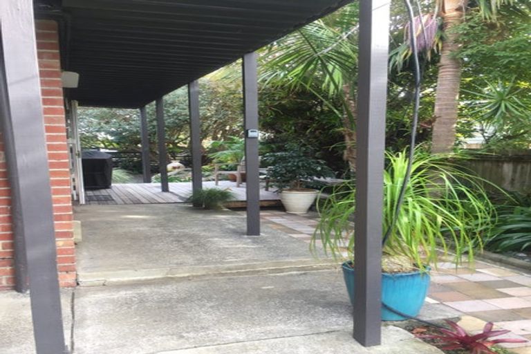 Photo of property in 1/1 Sylvan Park Avenue, Milford, Auckland, 0620