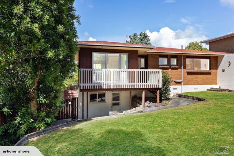 Photo of property in 1/2 Eastwood Rise, Browns Bay, Auckland, 0630