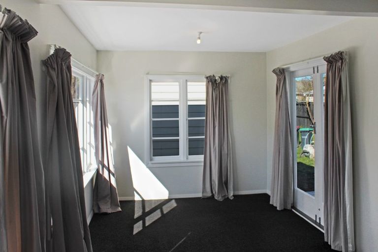 Photo of property in 240 Weston Road, Mairehau, Christchurch, 8052
