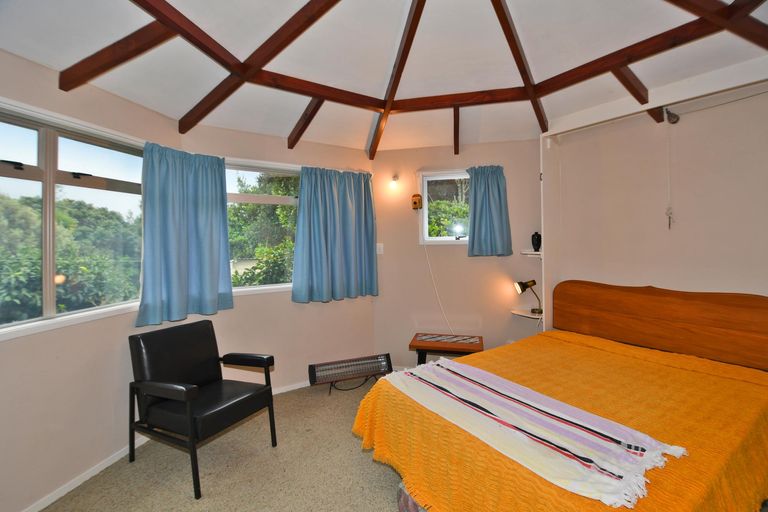 Photo of property in 51 Barrier View Road, Leigh, 0985