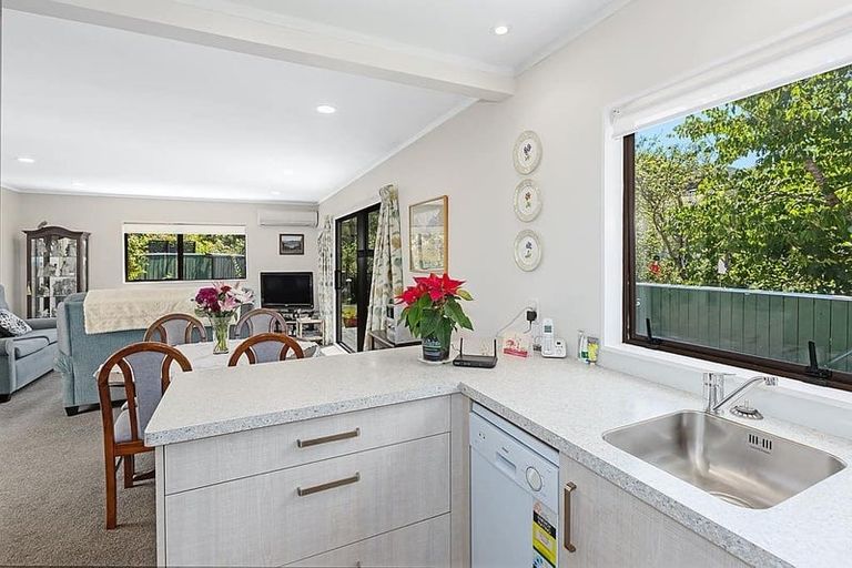 Photo of property in 45 Beauchamp Street, Tawa, Wellington, 5028