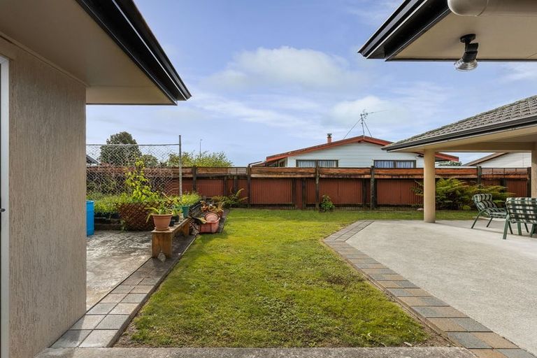 Photo of property in 2 Fuller Close, Levin, 5510