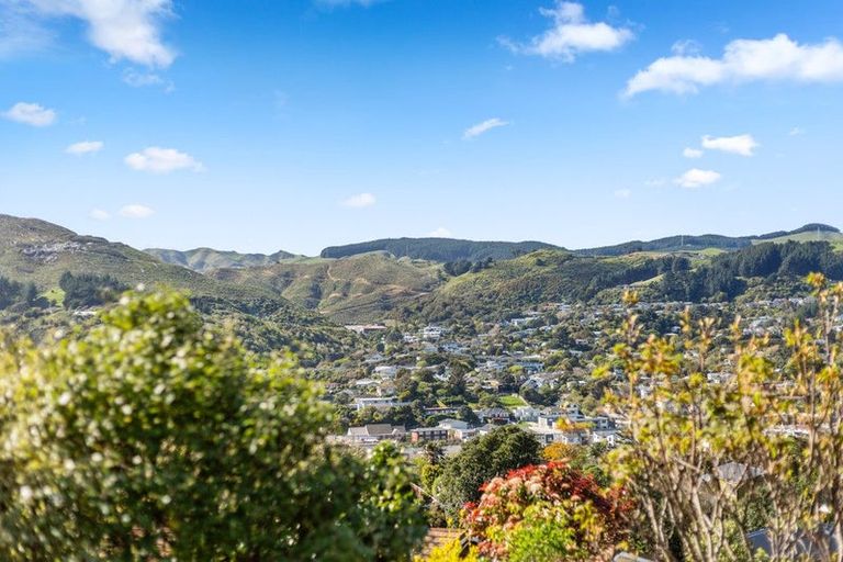 Photo of property in 8 Katarina Grove, Tawa, Wellington, 5028