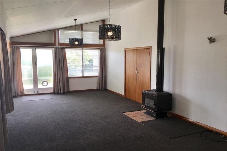 Photo of property in 37 Kiwi Road, Raumati Beach, Paraparaumu, 5032