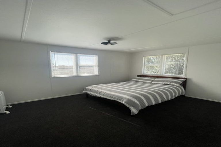 Photo of property in 5 Birdie Place, Red Beach, 0932